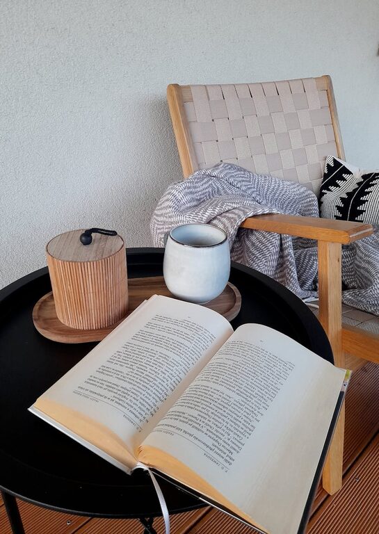 Simple Tips to Create a Cozy Reading Nook in Your Home